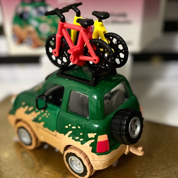 Chevron Car - Picture 4 of 7